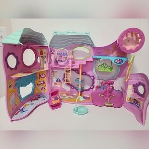 Littlest Pet Shop Tail Waggin’ Fitness Club Playset